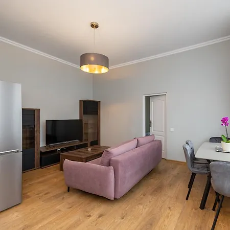 Elegant Center With Free Parking By Polo Aparments